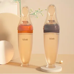 Squeezing Feeding Bottle Baby Spoon and Baby Bib a Set Baby Training Rice Cereal Food Spoon Supplement Feeder Safe Useful